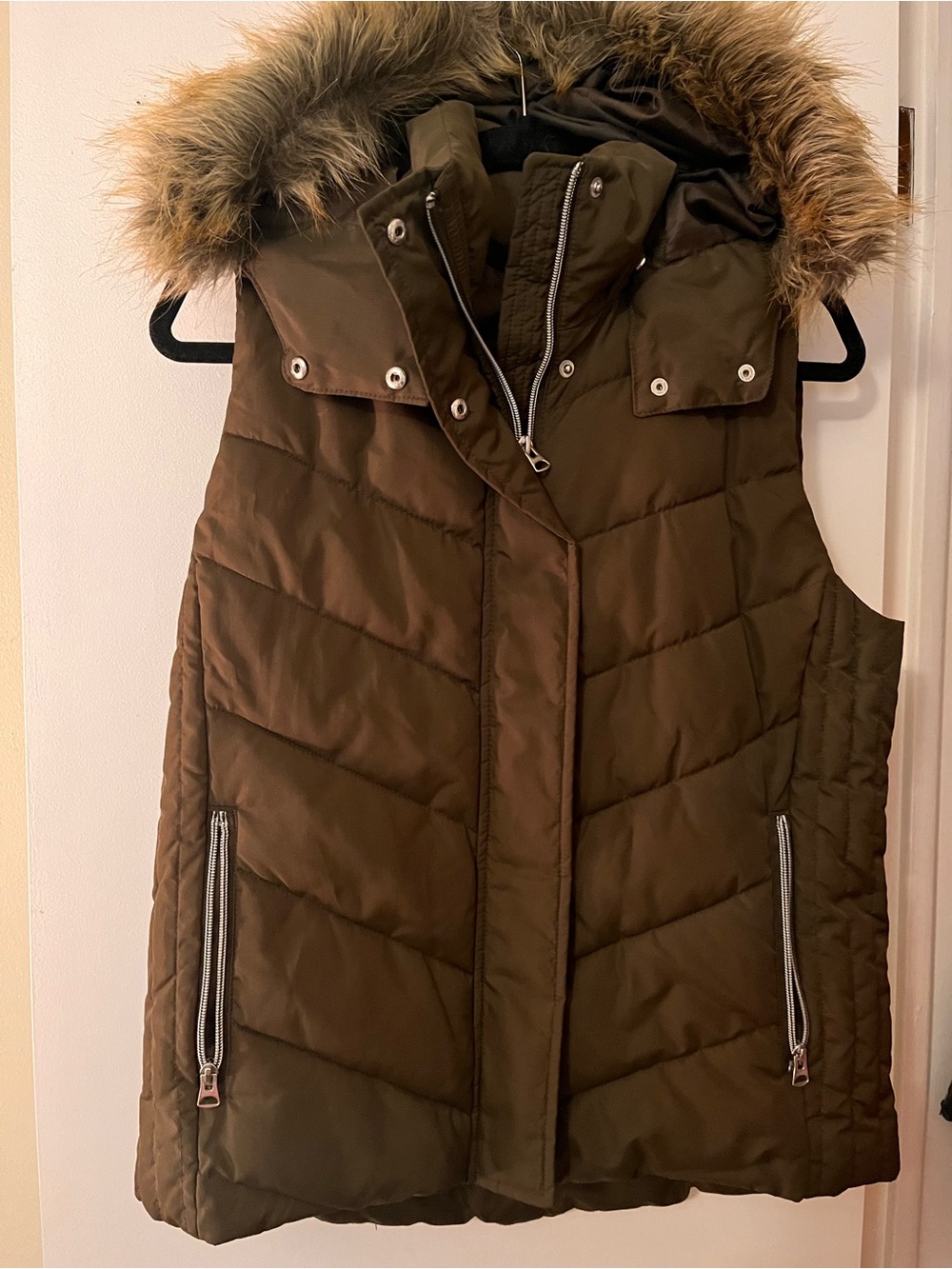 H&M Olive Green Quilted Sleeveless Puffer Vest with Faux-Fur Hood